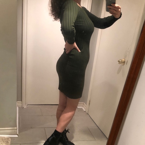 Ribbed green dress - Picture 2 of 6